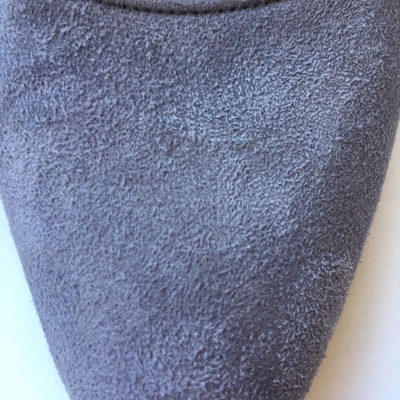 Manolo Blahnik BB gray suede pumps - Picture 7 of 16